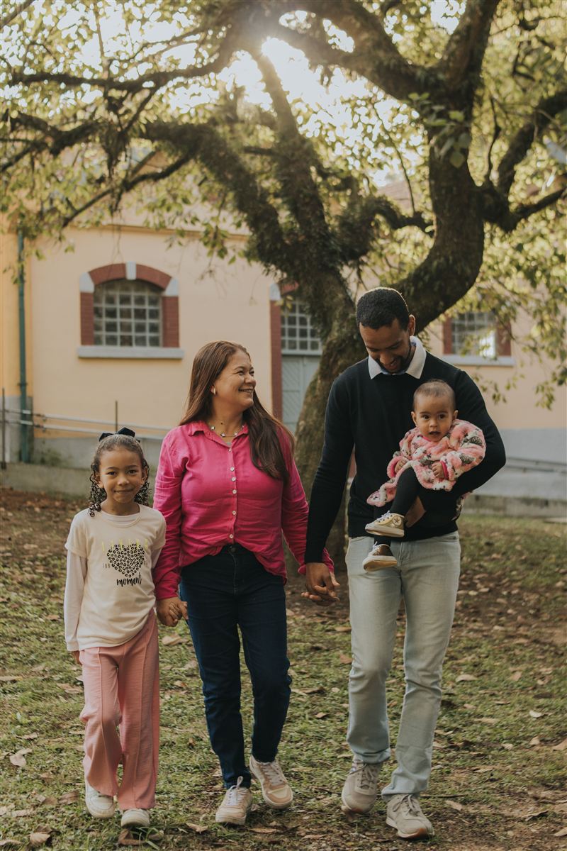 Família reunida ao ar livre